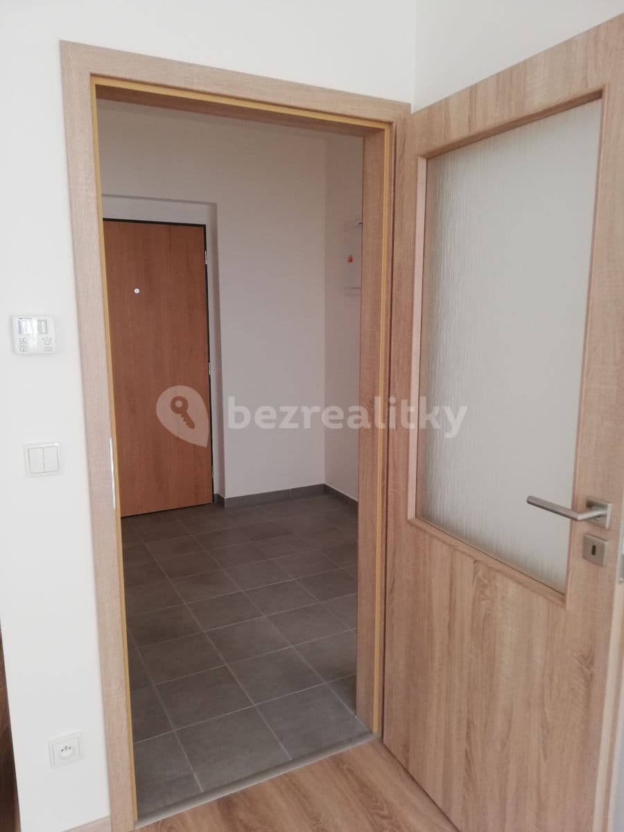 1 bedroom with open-plan kitchen flat to rent, 55 m², Příhodova, Chýně, Středočeský Region 1 bedroom with open-plan kitchen flat to rent, 55 m², Příhodova, Chýně, Středočeský Region