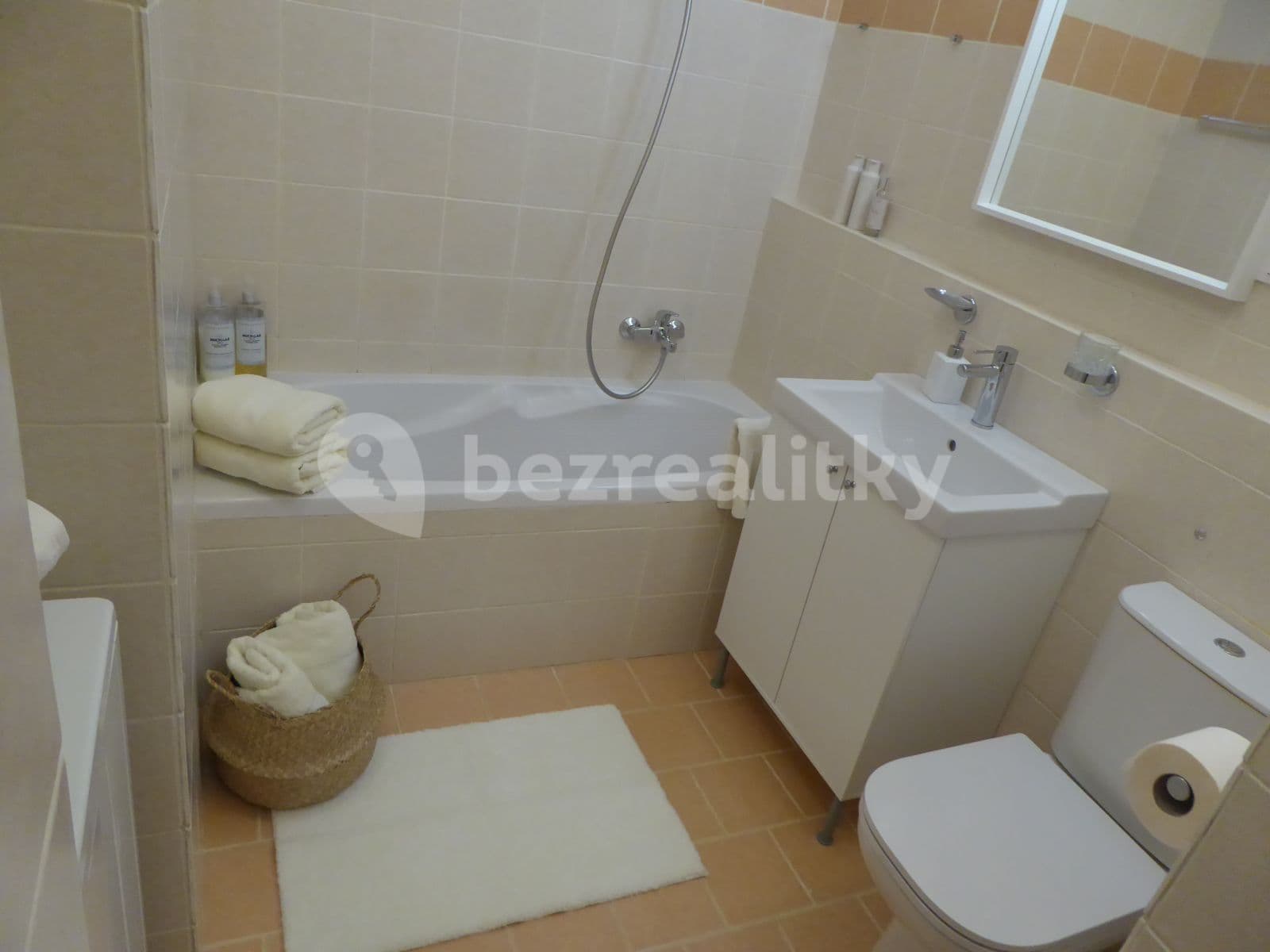 1 bedroom with open-plan kitchen flat to rent, 50 m², Jaurisova, Prague, Prague 1 bedroom with open-plan kitchen flat to rent, 50 m², Jaurisova, Prague, Prague