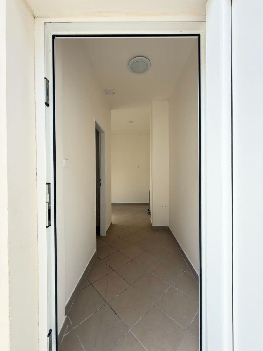 Studio flat to rent, 18 m², Zbynická, Prague, Prague Studio flat to rent, 18 m², Zbynická, Prague, Prague