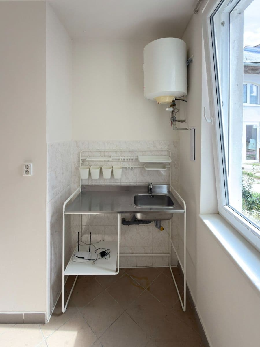 Studio flat to rent, 18 m², Zbynická, Prague, Prague Studio flat to rent, 18 m², Zbynická, Prague, Prague