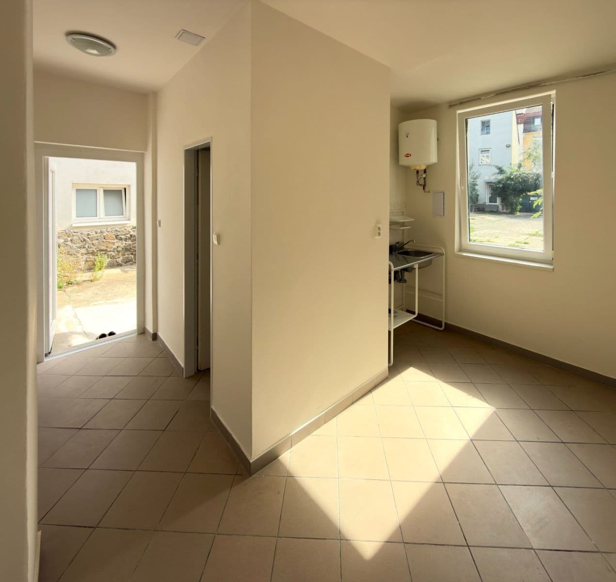 Studio flat to rent, 18 m², Zbynická, Prague, Prague Studio flat to rent, 18 m², Zbynická, Prague, Prague