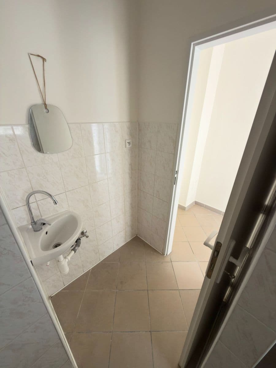 Studio flat to rent, 18 m², Zbynická, Prague, Prague Studio flat to rent, 18 m², Zbynická, Prague, Prague