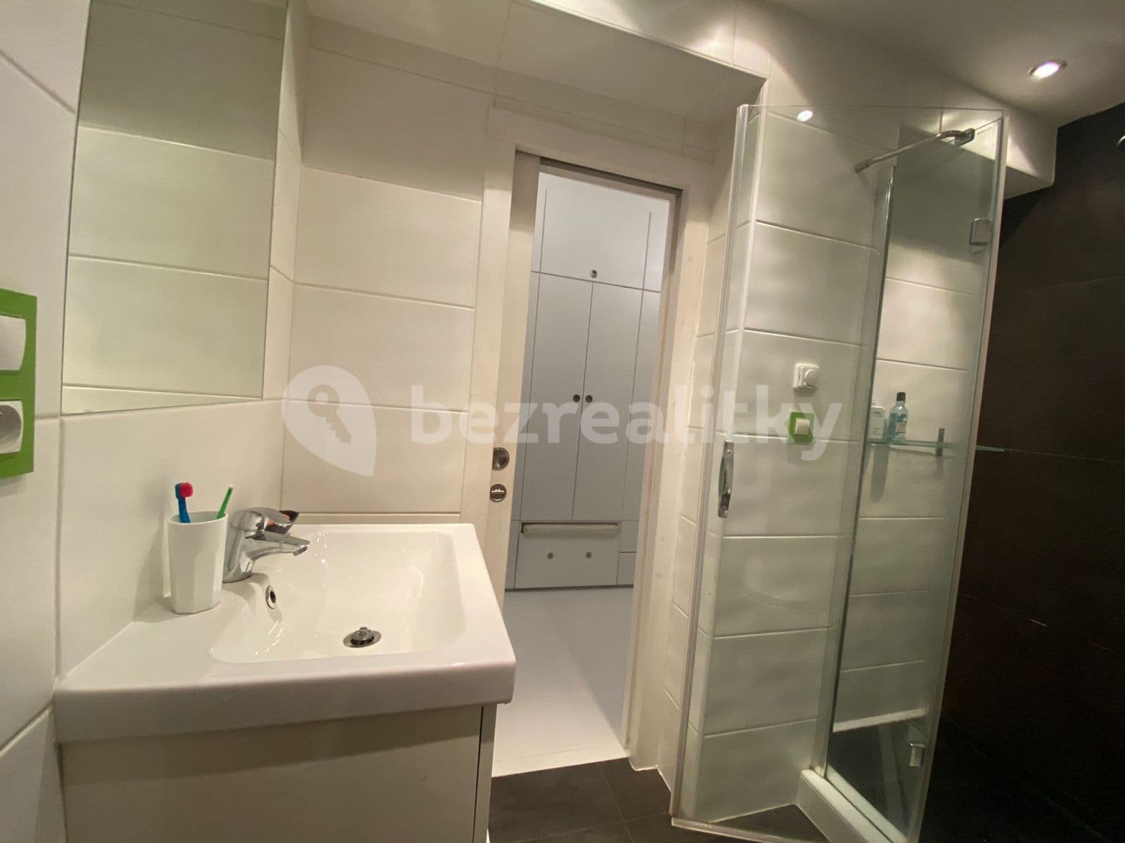 1 bedroom with open-plan kitchen flat to rent, 63 m², U Druhé baterie, Prague, Prague 1 bedroom with open-plan kitchen flat to rent, 63 m², U Druhé baterie, Prague, Prague