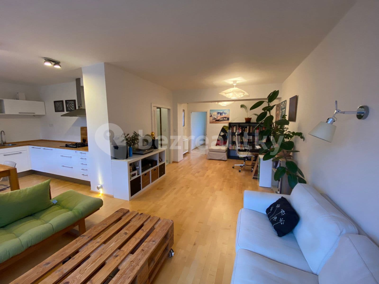 1 bedroom with open-plan kitchen flat to rent, 63 m², U Druhé baterie, Prague, Prague 1 bedroom with open-plan kitchen flat to rent, 63 m², U Druhé baterie, Prague, Prague