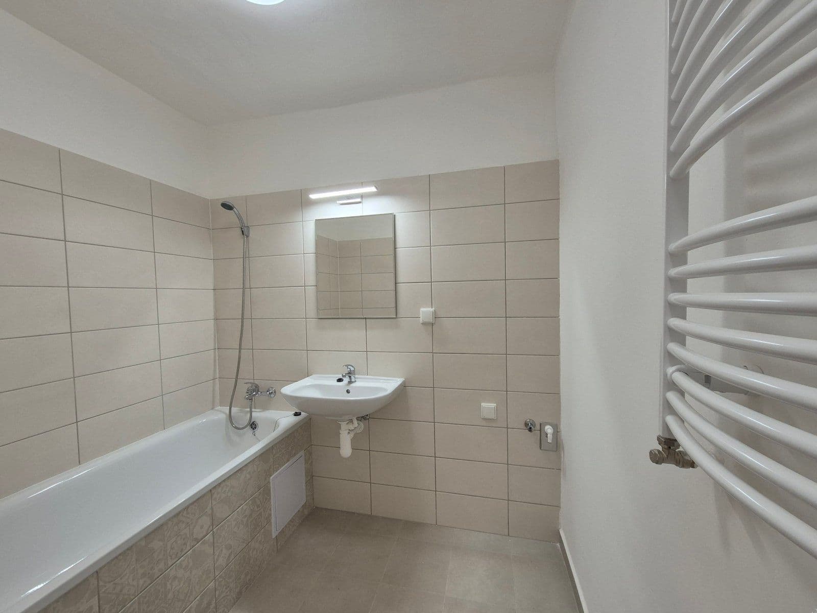3 bedroom flat to rent, 82 m², Na Nábřeží, Havířov, Moravskoslezský Region 3 bedroom flat to rent, 82 m², Na Nábřeží, Havířov, Moravskoslezský Region