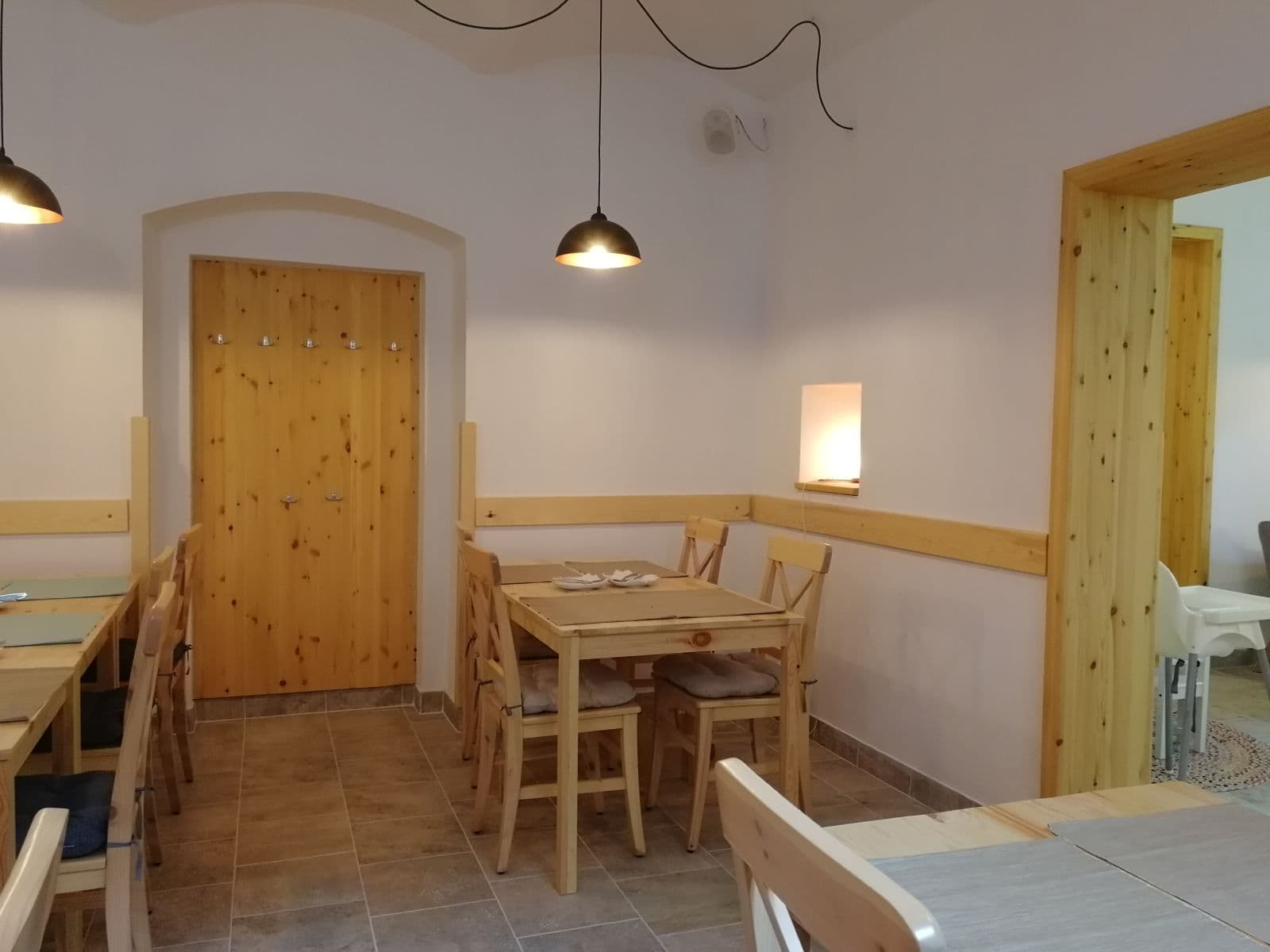 non-residential property to rent, 108 m², Bělehradská, Karlovy Vary, Karlovarský Region non-residential property to rent, 108 m², Bělehradská, Karlovy Vary, Karlovarský Region