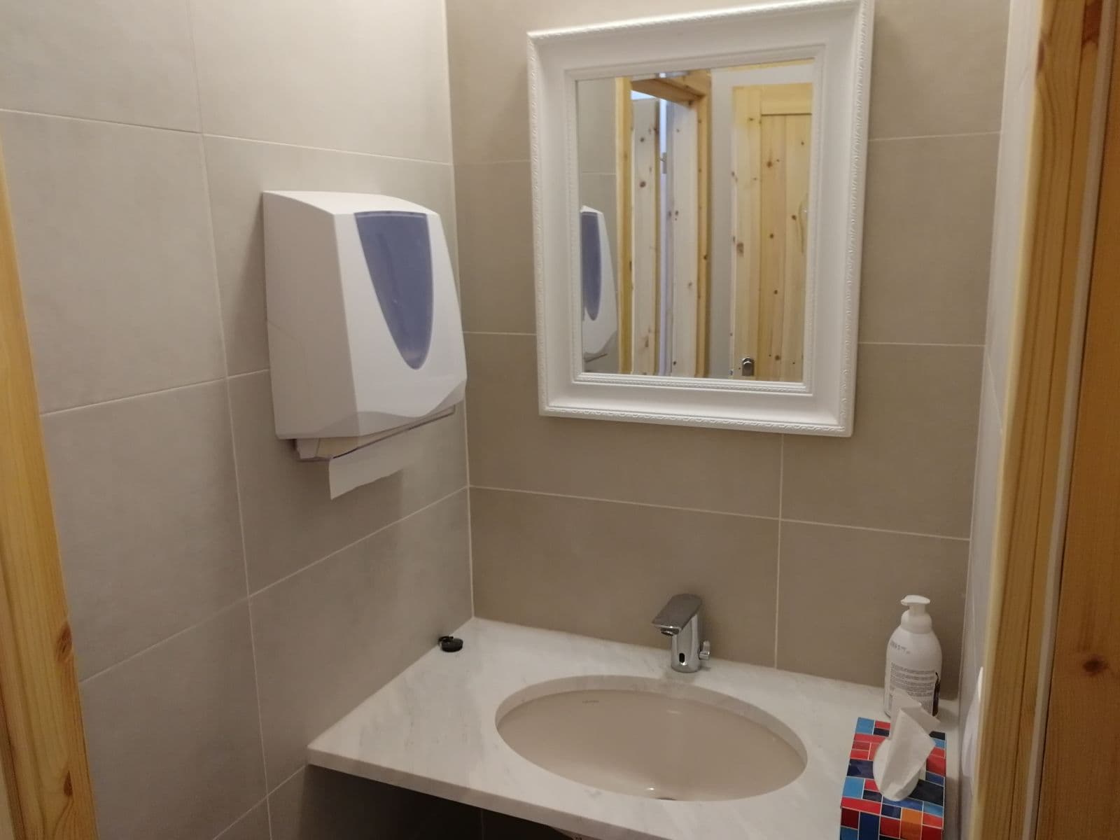 non-residential property to rent, 108 m², Bělehradská, Karlovy Vary, Karlovarský Region non-residential property to rent, 108 m², Bělehradská, Karlovy Vary, Karlovarský Region