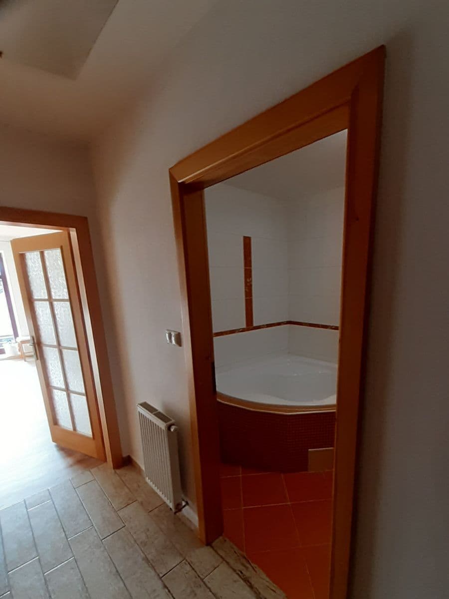 1 bedroom with open-plan kitchen flat to rent, 67 m², Masarykovo náměstí, Stříbro, Plzeňský Region 1 bedroom with open-plan kitchen flat to rent, 67 m², Masarykovo náměstí, Stříbro, Plzeňský Region