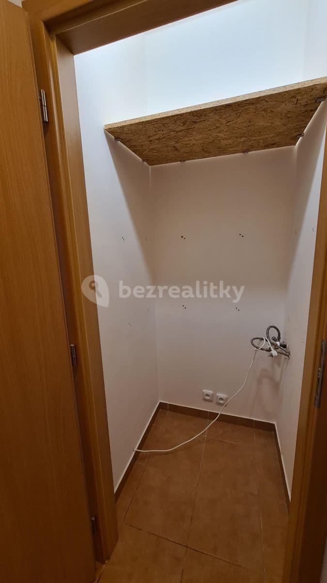 2 bedroom with open-plan kitchen flat to rent, 92 m², Marie Podvalové, Prague, Prague 2 bedroom with open-plan kitchen flat to rent, 92 m², Marie Podvalové, Prague, Prague