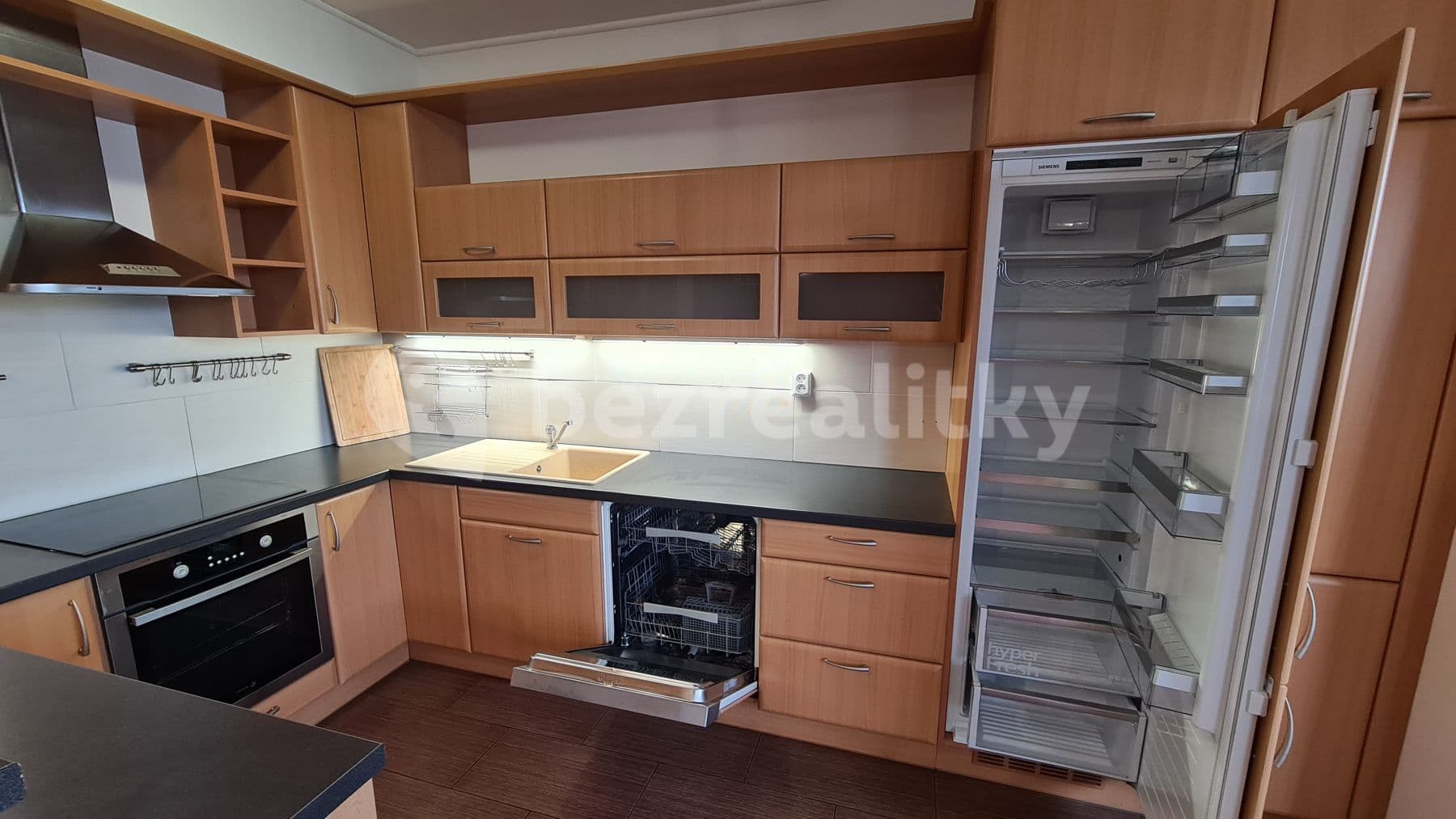 2 bedroom with open-plan kitchen flat to rent, 92 m², Marie Podvalové, Prague, Prague 2 bedroom with open-plan kitchen flat to rent, 92 m², Marie Podvalové, Prague, Prague