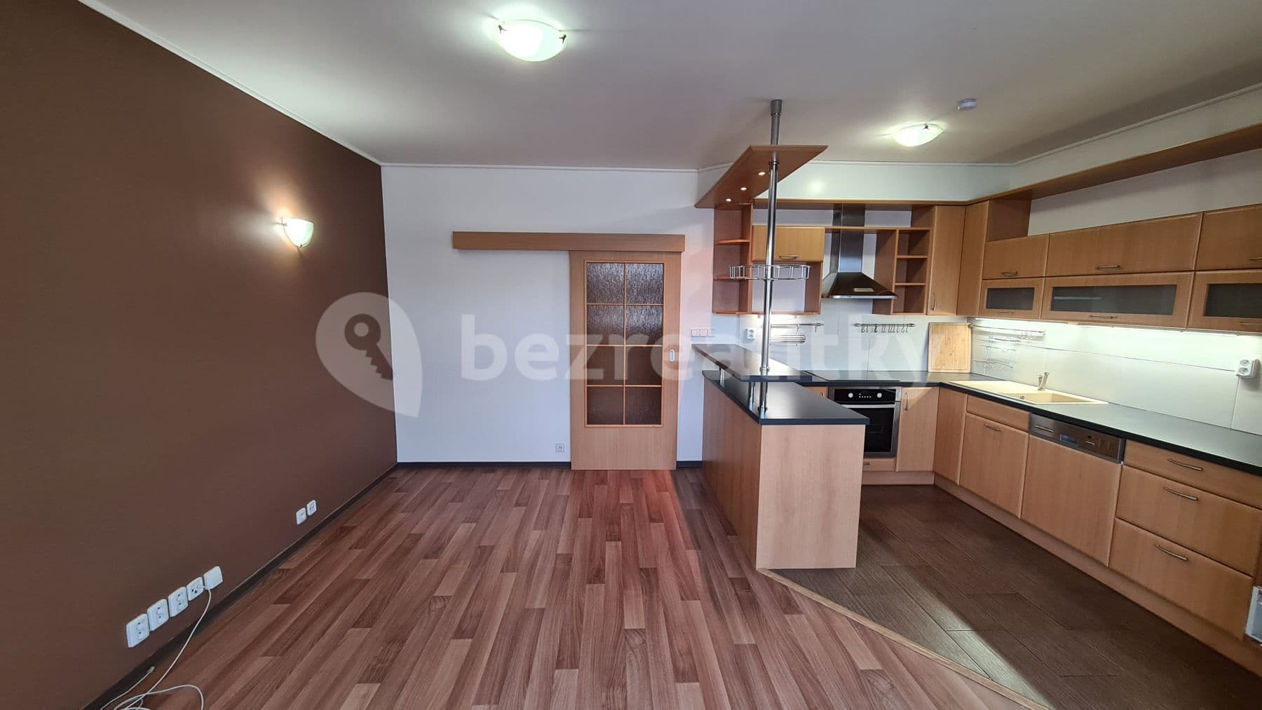 2 bedroom with open-plan kitchen flat to rent, 92 m², Marie Podvalové, Prague, Prague 2 bedroom with open-plan kitchen flat to rent, 92 m², Marie Podvalové, Prague, Prague