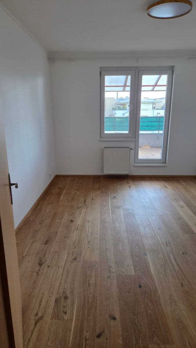 2 bedroom with open-plan kitchen flat to rent, 92 m², Marie Podvalové, Prague, Prague 2 bedroom with open-plan kitchen flat to rent, 92 m², Marie Podvalové, Prague, Prague