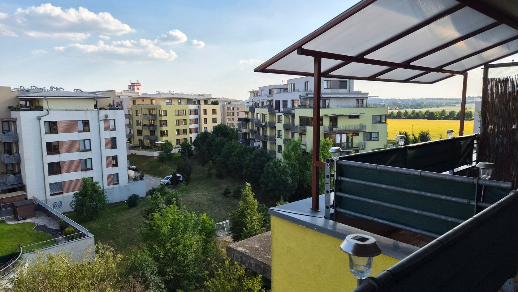 2 bedroom with open-plan kitchen flat to rent, 92 m², Marie Podvalové, Prague, Prague 2 bedroom with open-plan kitchen flat to rent, 92 m², Marie Podvalové, Prague, Prague