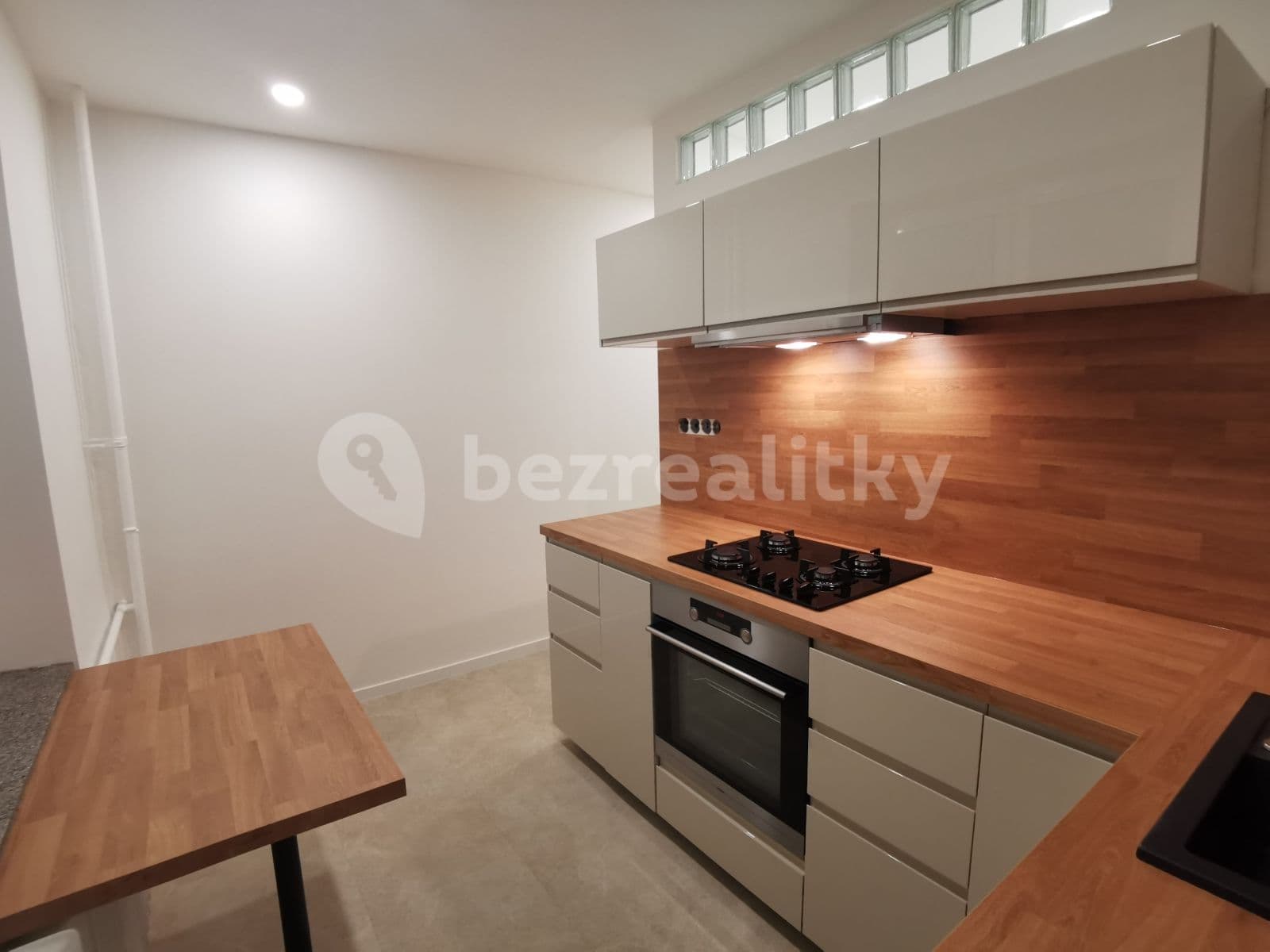 3 bedroom flat to rent, 64 m², Brigádníků, Prague, Prague 3 bedroom flat to rent, 64 m², Brigádníků, Prague, Prague