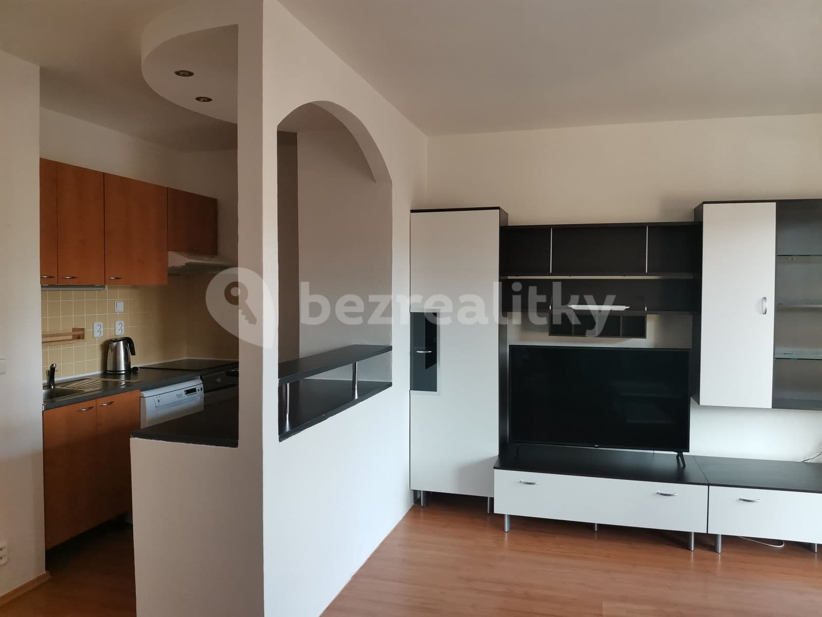 1 bedroom with open-plan kitchen flat to rent, 63 m², Za Mlýnem, Hostivice, Středočeský Region 1 bedroom with open-plan kitchen flat to rent, 63 m², Za Mlýnem, Hostivice, Středočeský Region