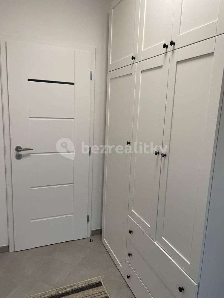 Studio flat to rent, 25 m², Hlušičkova, Prague, Prague Studio flat to rent, 25 m², Hlušičkova, Prague, Prague