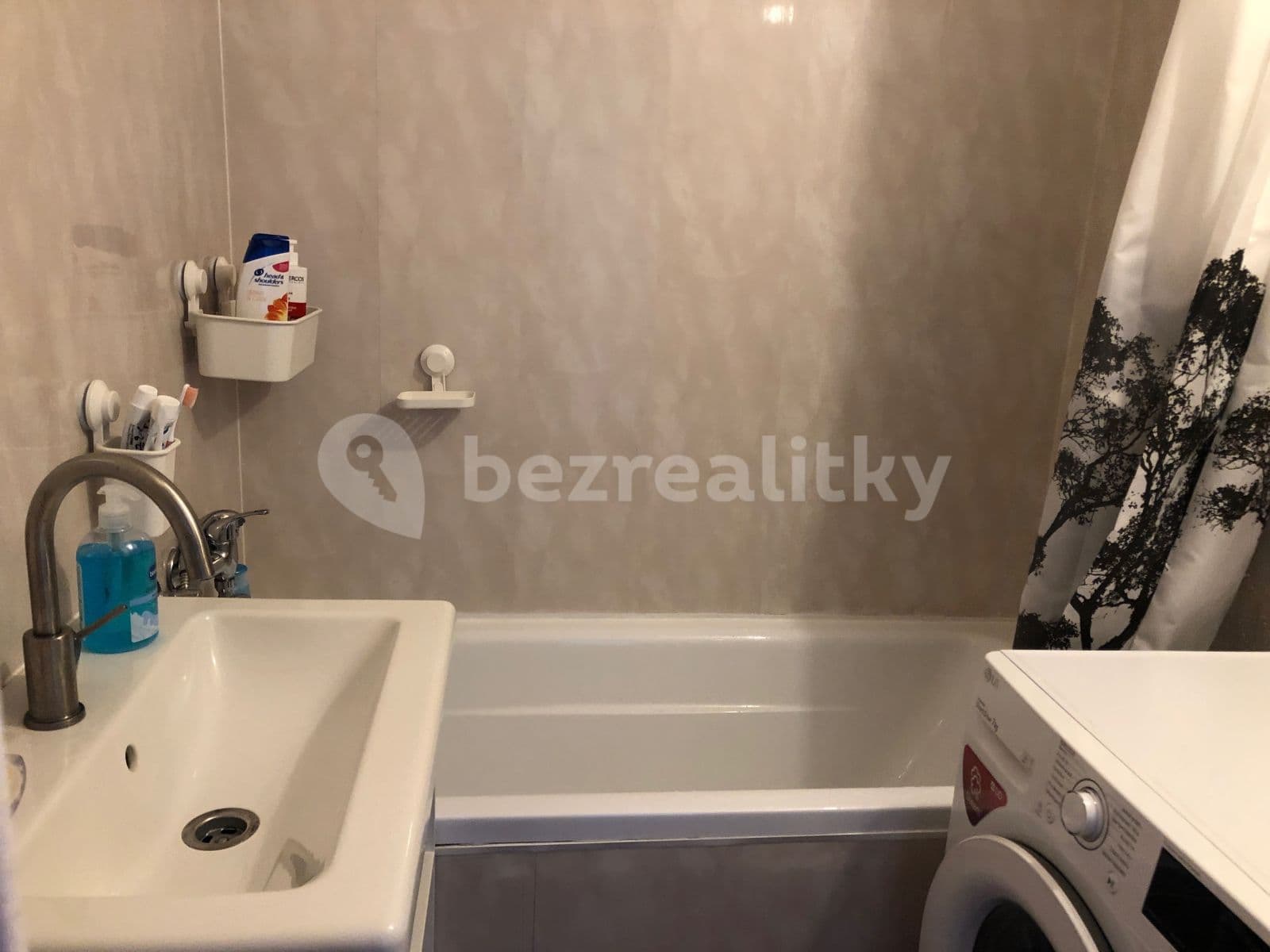 4 bedroom flat to rent, 96 m², Krušnohorská, Karlovy Vary, Karlovarský Region 4 bedroom flat to rent, 96 m², Krušnohorská, Karlovy Vary, Karlovarský Region