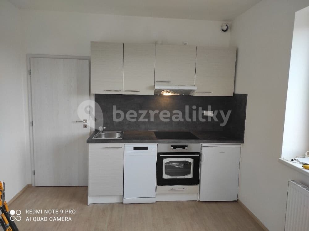 Studio flat to rent, 33 m², Maru Špačkové, Rakovník, Středočeský Region Studio flat to rent, 33 m², Maru Špačkové, Rakovník, Středočeský Region