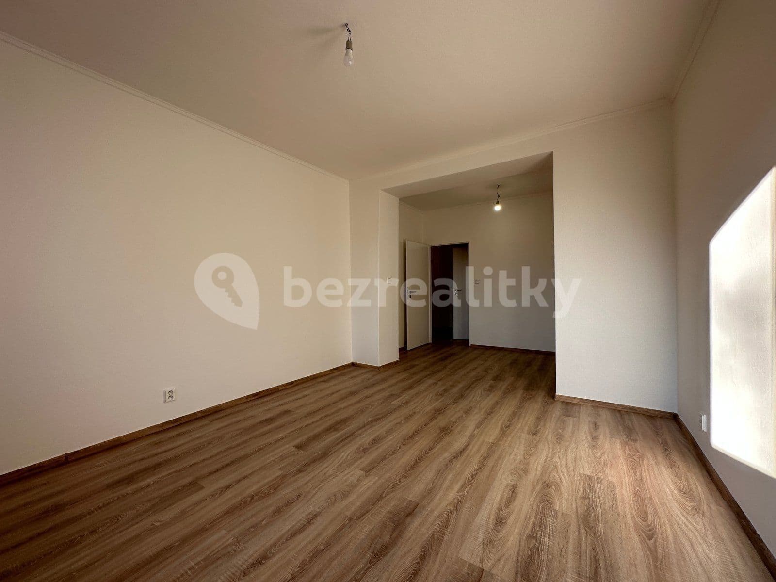 2 bedroom with open-plan kitchen flat to rent, 76 m², náměstí Vítězslava Nováka, Ostrava, Moravskoslezský Region