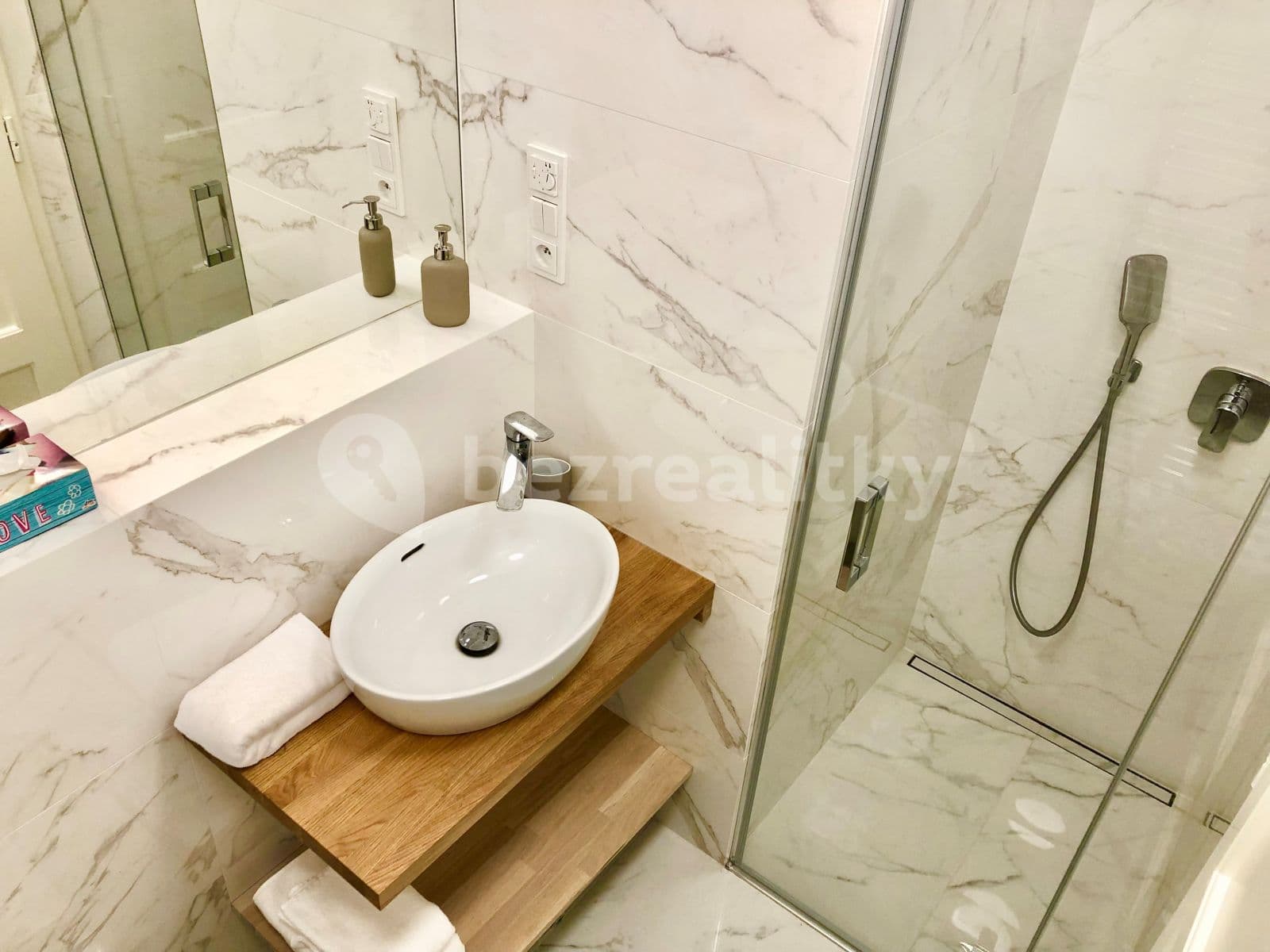 Studio flat to rent, 28 m², Lucemburská, Prague, Prague Studio flat to rent, 28 m², Lucemburská, Prague, Prague