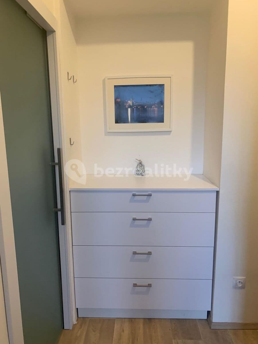 1 bedroom with open-plan kitchen flat to rent, 52 m², Kolbenova, Prague, Prague 1 bedroom with open-plan kitchen flat to rent, 52 m², Kolbenova, Prague, Prague