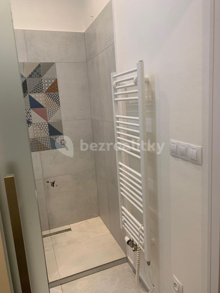 1 bedroom with open-plan kitchen flat to rent, 52 m², Kolbenova, Prague, Prague 1 bedroom with open-plan kitchen flat to rent, 52 m², Kolbenova, Prague, Prague
