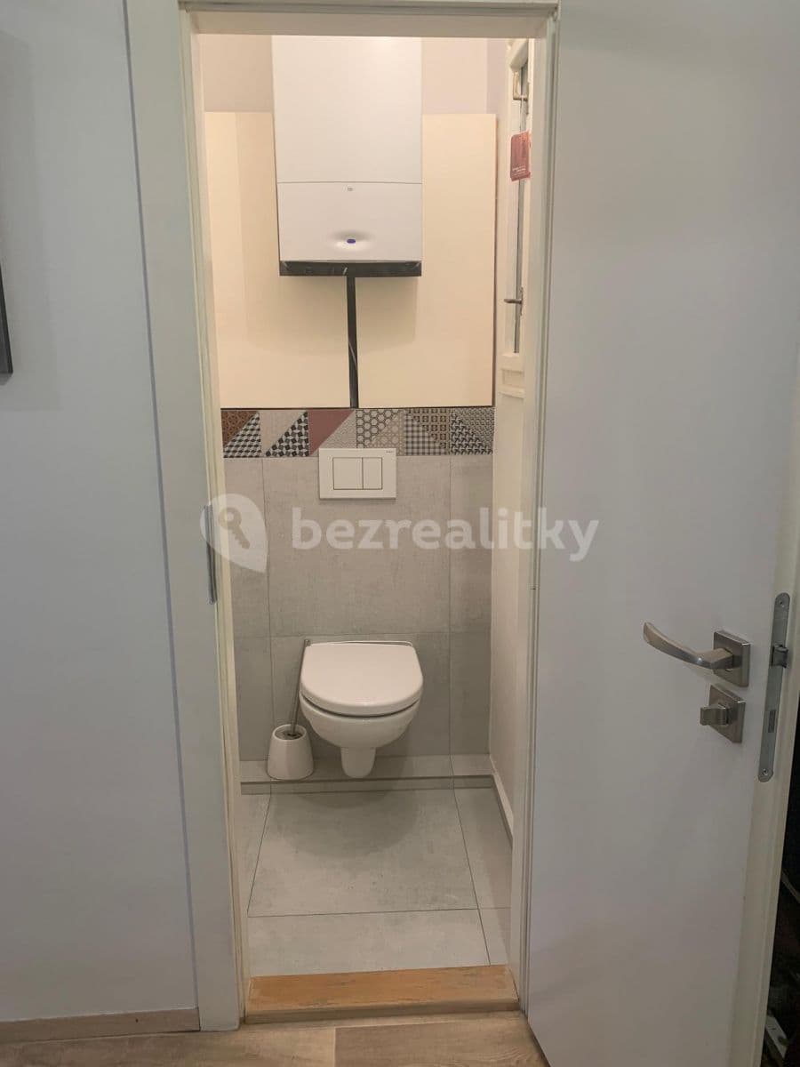1 bedroom with open-plan kitchen flat to rent, 52 m², Kolbenova, Prague, Prague 1 bedroom with open-plan kitchen flat to rent, 52 m², Kolbenova, Prague, Prague