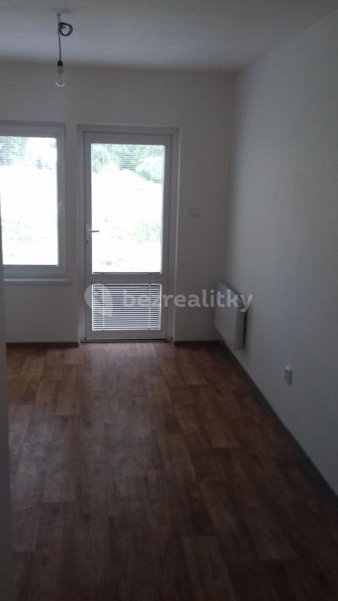 Small studio flat to rent, 18 m², Neuměřice, Středočeský Region Small studio flat to rent, 18 m², Neuměřice, Středočeský Region
