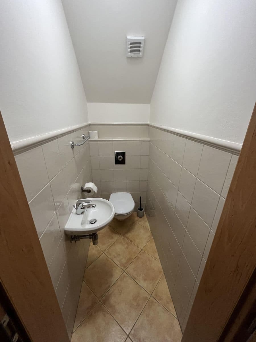 1 bedroom with open-plan kitchen flat to rent, 80 m², Mezi Domy, Jesenice, Středočeský Region 1 bedroom with open-plan kitchen flat to rent, 80 m², Mezi Domy, Jesenice, Středočeský Region