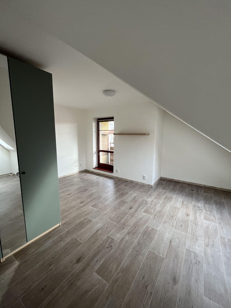 1 bedroom with open-plan kitchen flat to rent, 80 m², Mezi Domy, Jesenice, Středočeský Region 1 bedroom with open-plan kitchen flat to rent, 80 m², Mezi Domy, Jesenice, Středočeský Region