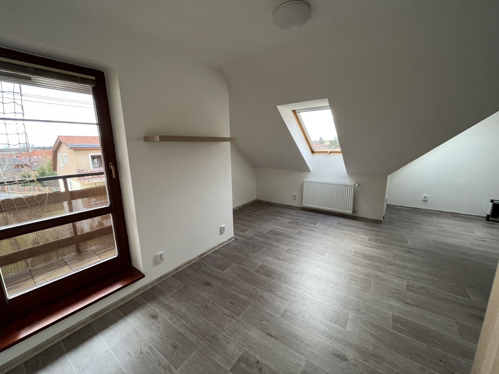 1 bedroom with open-plan kitchen flat to rent, 80 m², Mezi Domy, Jesenice, Středočeský Region 1 bedroom with open-plan kitchen flat to rent, 80 m², Mezi Domy, Jesenice, Středočeský Region