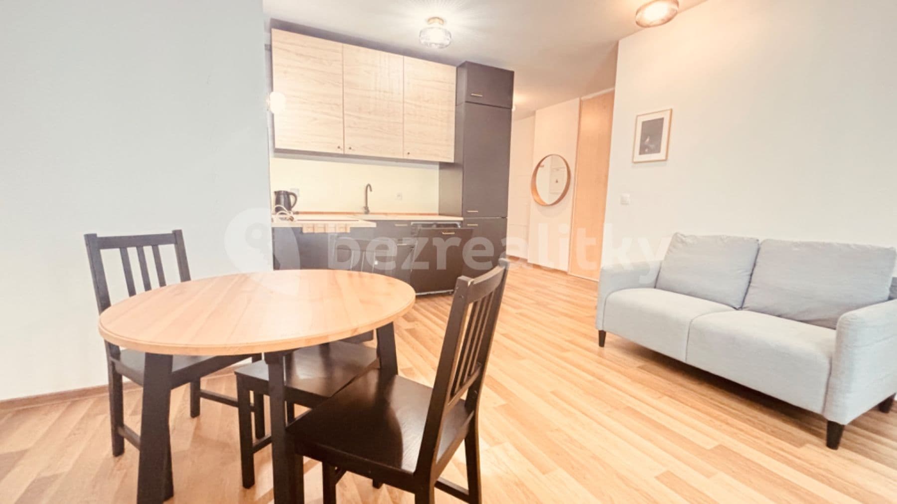 2 bedroom flat to rent, 45 m², Mickiewiczova, Bratislava - mestská časť Staré Mesto, Bratislavský Region 2 bedroom flat to rent, 45 m², Mickiewiczova, Bratislava - mestská časť Staré Mesto, Bratislavský Region