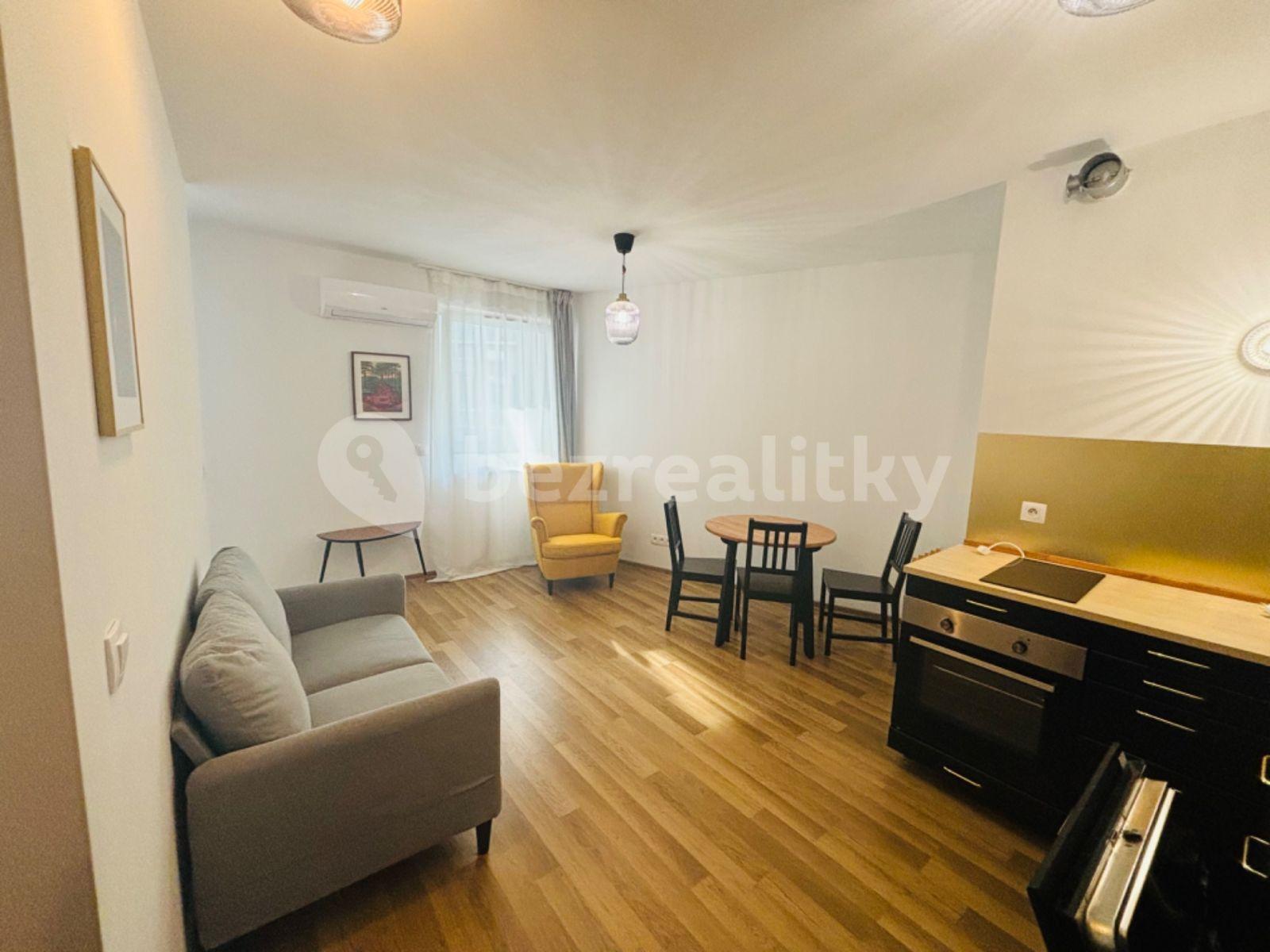 2 bedroom flat to rent, 45 m², Mickiewiczova, Bratislava - mestská časť Staré Mesto, Bratislavský Region