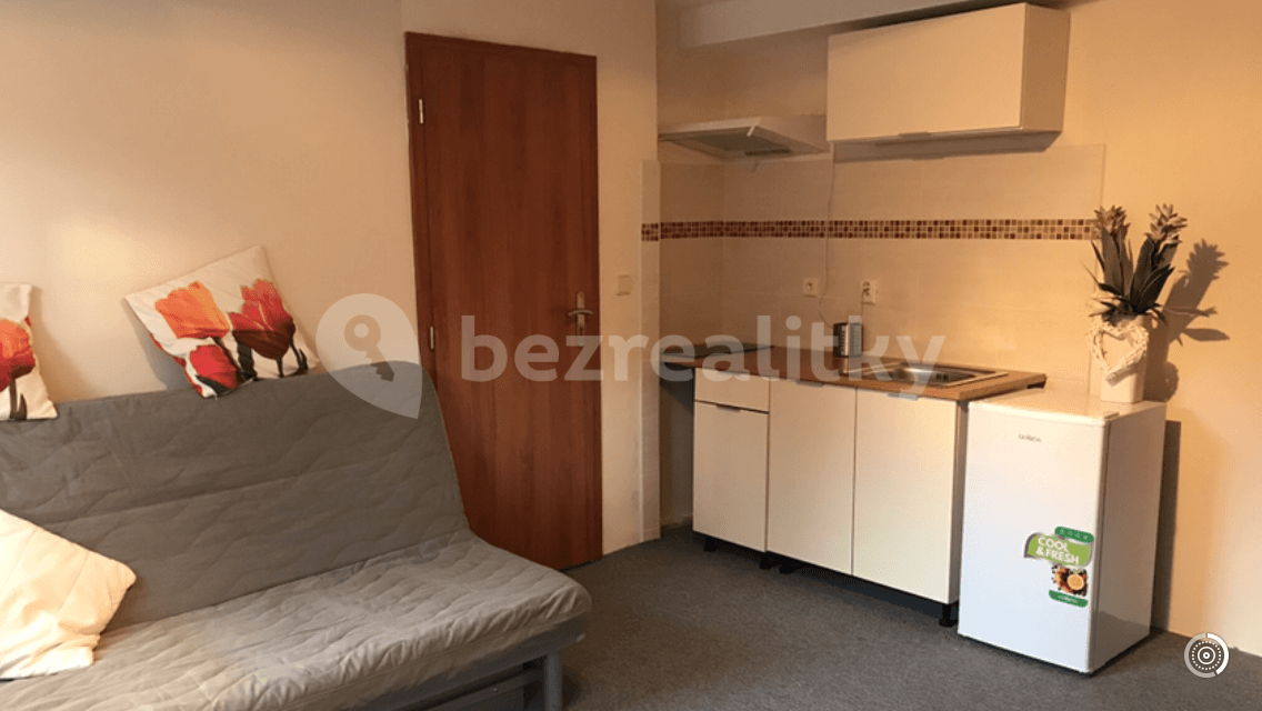 Small studio flat to rent, 21 m², K Ovčínu, Prague, Prague Small studio flat to rent, 21 m², K Ovčínu, Prague, Prague