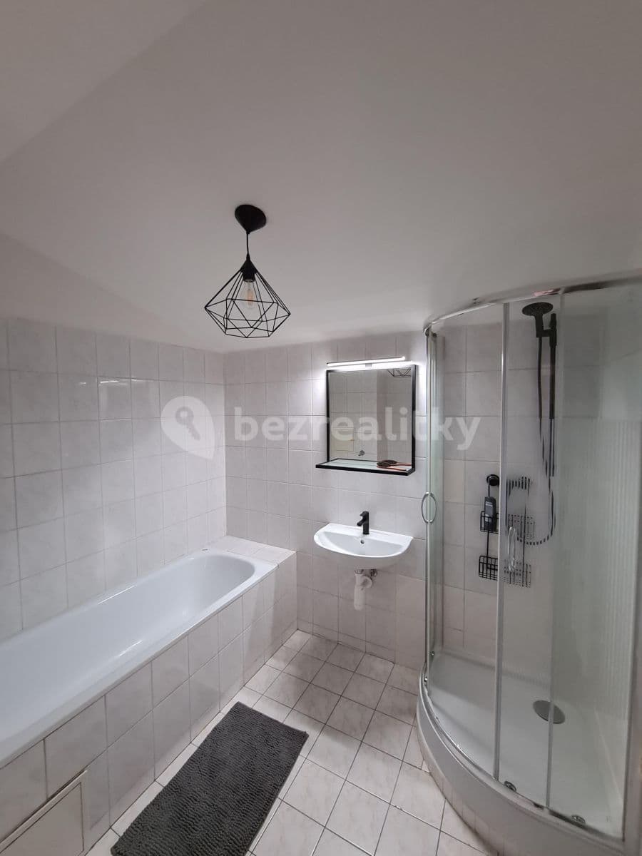 1 bedroom with open-plan kitchen flat to rent, 52 m², Za Sídlištěm, Dolní Břežany, Středočeský Region 1 bedroom with open-plan kitchen flat to rent, 52 m², Za Sídlištěm, Dolní Břežany, Středočeský Region