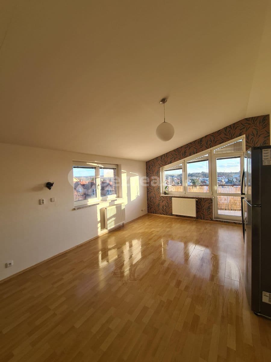 1 bedroom with open-plan kitchen flat to rent, 52 m², Za Sídlištěm, Dolní Břežany, Středočeský Region 1 bedroom with open-plan kitchen flat to rent, 52 m², Za Sídlištěm, Dolní Břežany, Středočeský Region