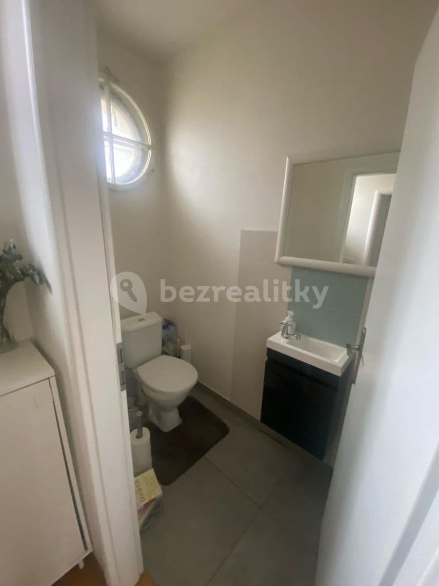 1 bedroom with open-plan kitchen flat to rent, 75 m², Pod Hájem, Prague, Prague 1 bedroom with open-plan kitchen flat to rent, 75 m², Pod Hájem, Prague, Prague