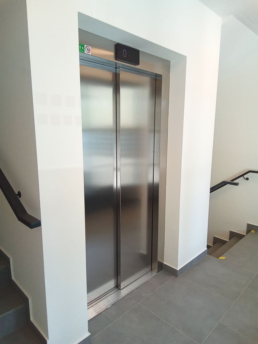 1 bedroom with open-plan kitchen flat to rent, 45 m², Karla Čapka, Unhošť, Středočeský Region 1 bedroom with open-plan kitchen flat to rent, 45 m², Karla Čapka, Unhošť, Středočeský Region