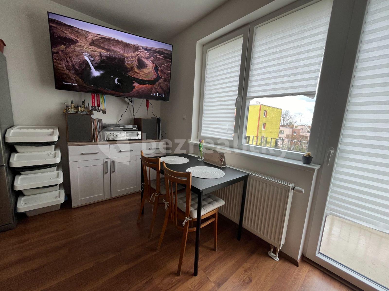 1 bedroom with open-plan kitchen flat to rent, 55 m², Karla Čapka, Unhošť, Středočeský Region