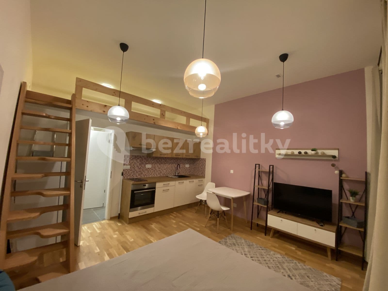 Studio flat to rent, 30 m², Legerova, Prague, Prague Studio flat to rent, 30 m², Legerova, Prague, Prague