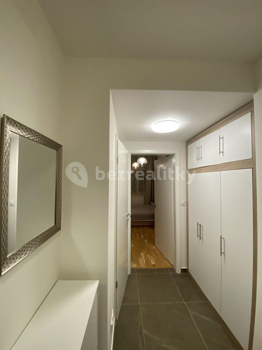 Studio flat to rent, 30 m², Legerova, Prague, Prague Studio flat to rent, 30 m², Legerova, Prague, Prague