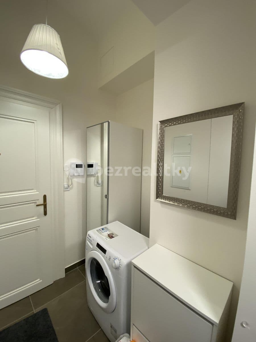 Studio flat to rent, 30 m², Legerova, Prague, Prague Studio flat to rent, 30 m², Legerova, Prague, Prague