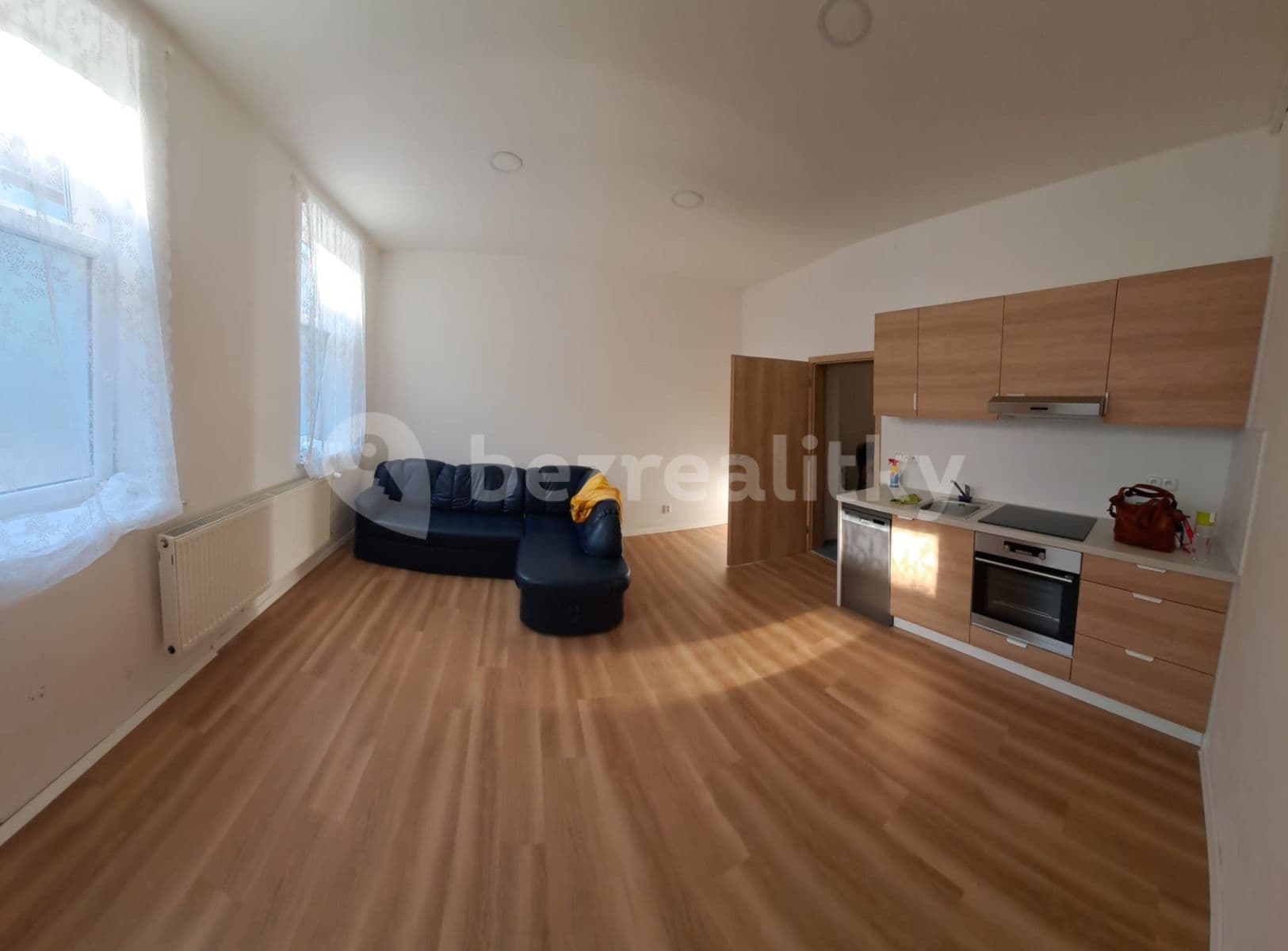 1 bedroom with open-plan kitchen flat to rent, 42 m², Netušilova, Brno, Jihomoravský Region 1 bedroom with open-plan kitchen flat to rent, 42 m², Netušilova, Brno, Jihomoravský Region