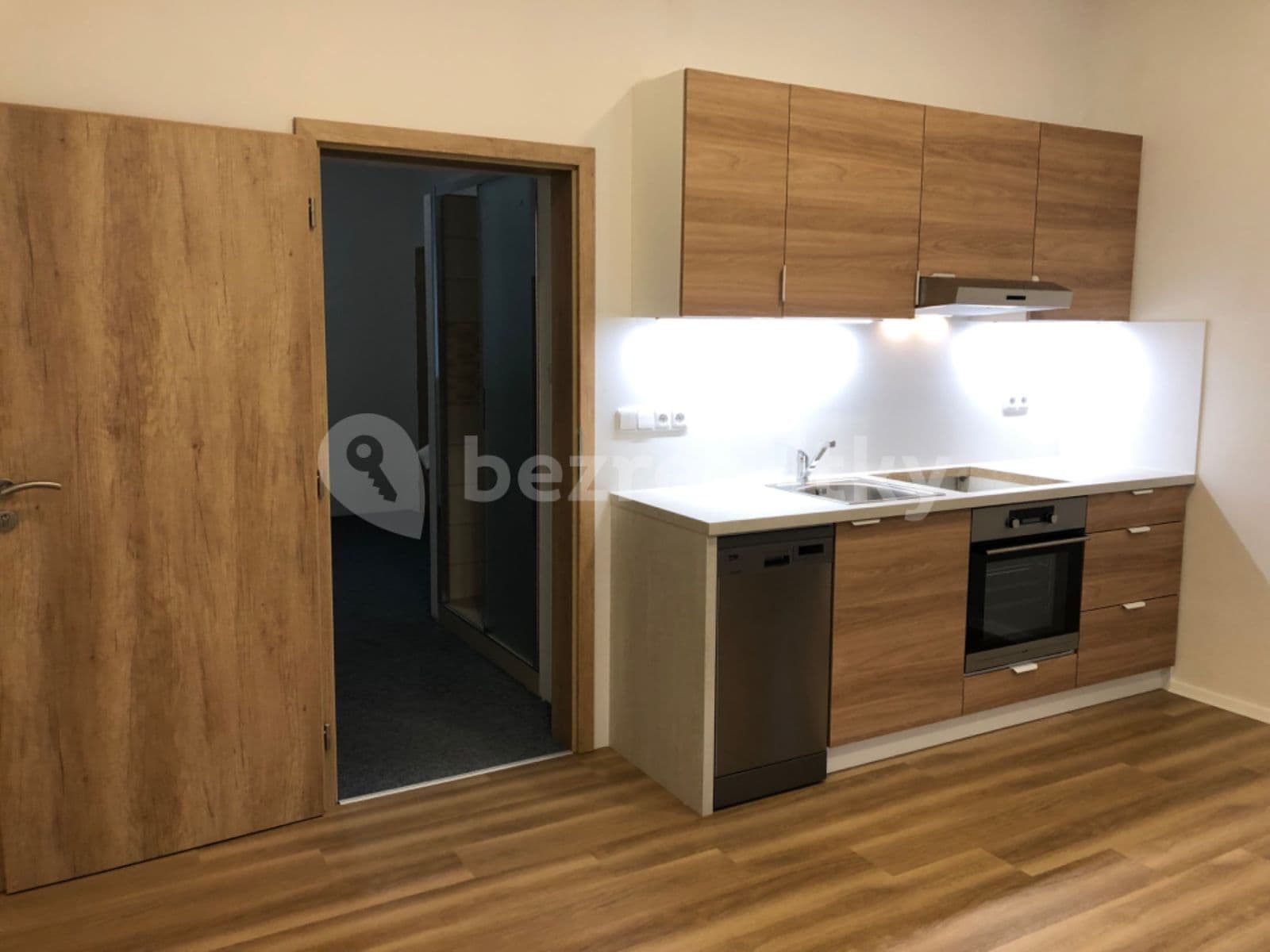 1 bedroom with open-plan kitchen flat to rent, 42 m², Netušilova, Brno, Jihomoravský Region