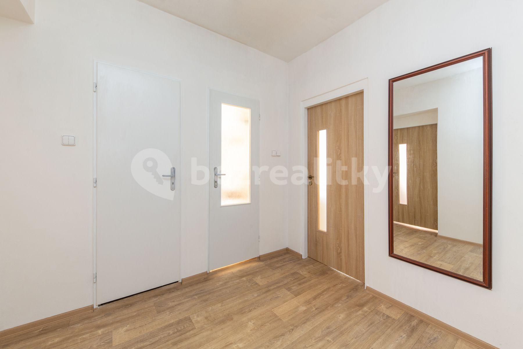 2 bedroom with open-plan kitchen flat for sale, 61 m², Josefa Černíka, Luhačovice, Zlínský Region