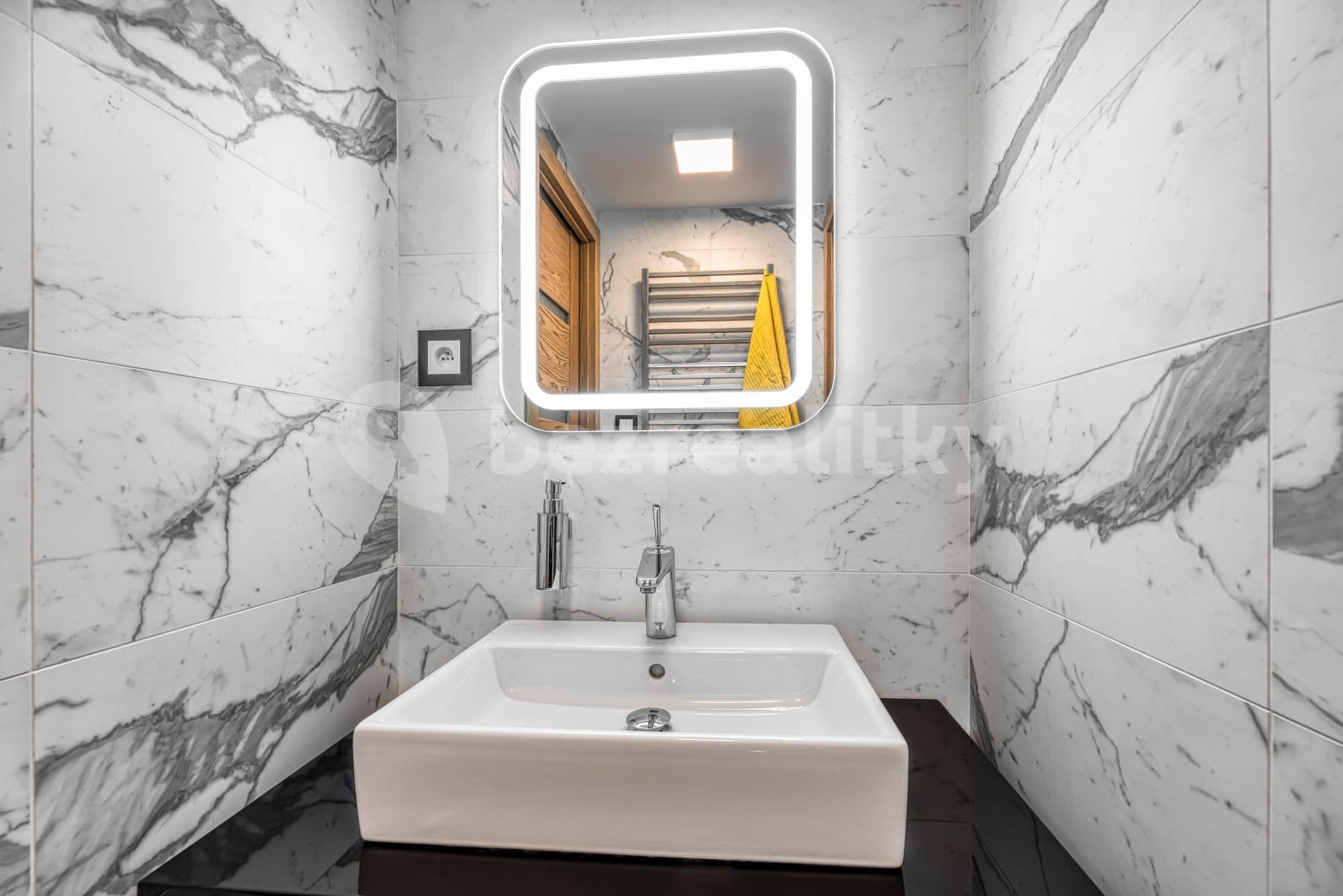 1 bedroom with open-plan kitchen flat to rent, 99 m², Francouzská, Prague, Prague 1 bedroom with open-plan kitchen flat to rent, 99 m², Francouzská, Prague, Prague