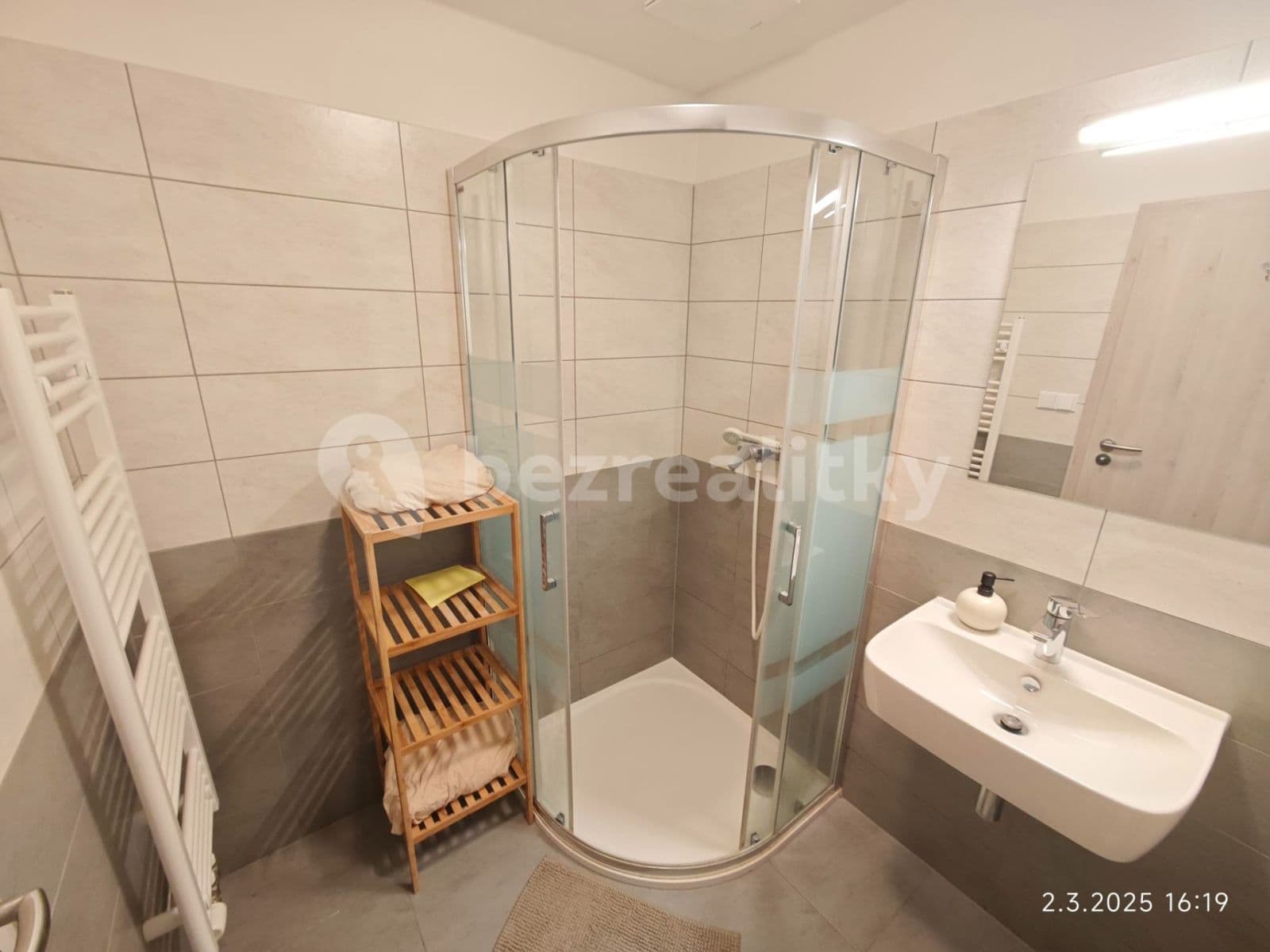 2 bedroom with open-plan kitchen flat to rent, 51 m², Želetická, Prague, Prague 2 bedroom with open-plan kitchen flat to rent, 51 m², Želetická, Prague, Prague