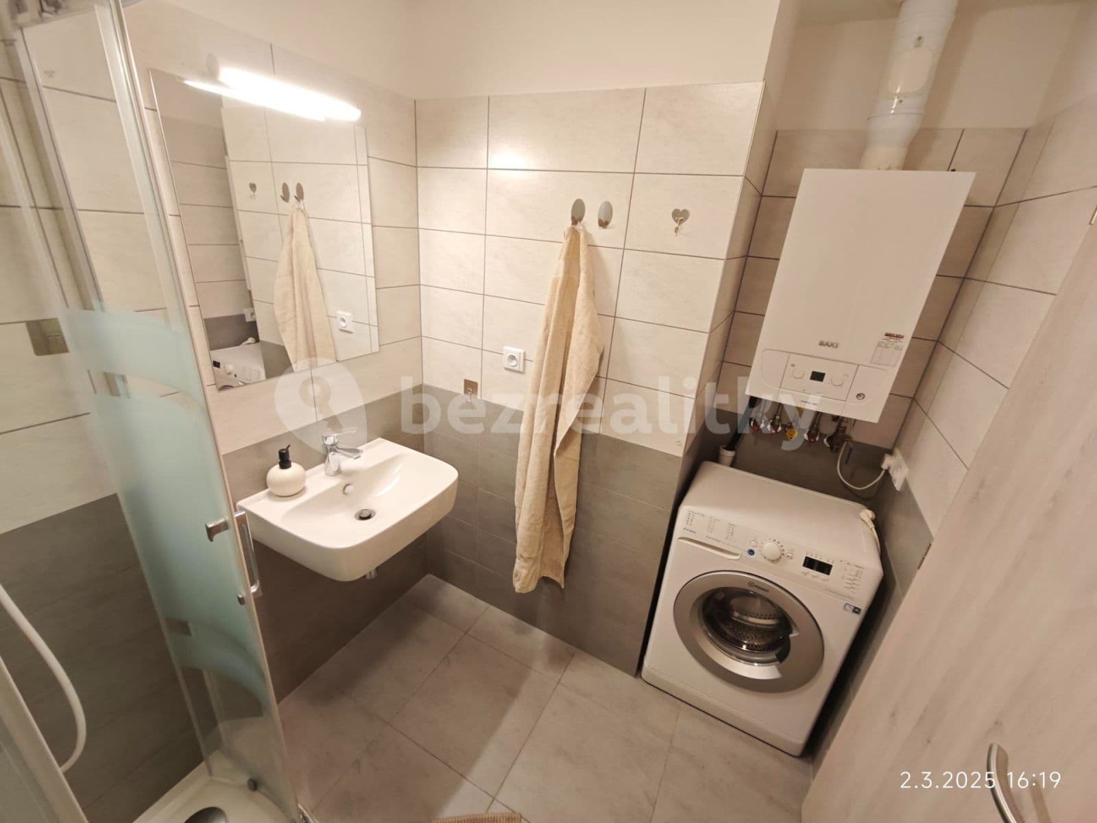 2 bedroom with open-plan kitchen flat to rent, 51 m², Želetická, Prague, Prague 2 bedroom with open-plan kitchen flat to rent, 51 m², Želetická, Prague, Prague