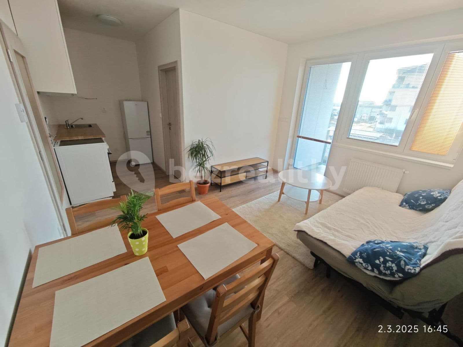 2 bedroom with open-plan kitchen flat to rent, 51 m², Želetická, Prague, Prague 2 bedroom with open-plan kitchen flat to rent, 51 m², Želetická, Prague, Prague