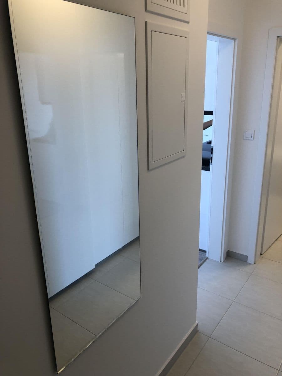 Studio flat to rent, 33 m², Za černým mostem, Prague, Prague Studio flat to rent, 33 m², Za černým mostem, Prague, Prague